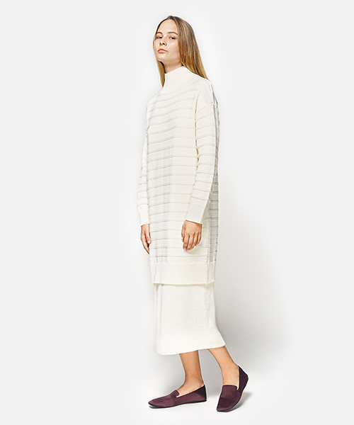 CHARLES & KEITH(チャールズ & キース)の「スクウェアトゥスリッポンフラット / SQUARE-TOE SLIP-ON FLATS(スリッポン・レディース・パープル/ブラック・22.5cm/23.5cm/25cm/24.5cm/23cm)」の16枚目の写真