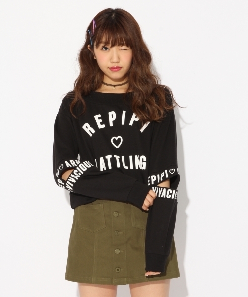 repipi armario（レピピ アルマリオ）の「オフショルソデアキロゴロングスリーブ（スウェット・キッズ・ホワイト/ブラック/レッド・SMALL/MEDIUM/LARGE/X-SMALL）」の2枚目の写真