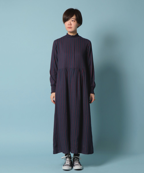 notch.(ノッチ)の「シャーリングネックワンピース (ワンピース・レディース・ネイビー/オフホワイト・M)」の9枚目の写真