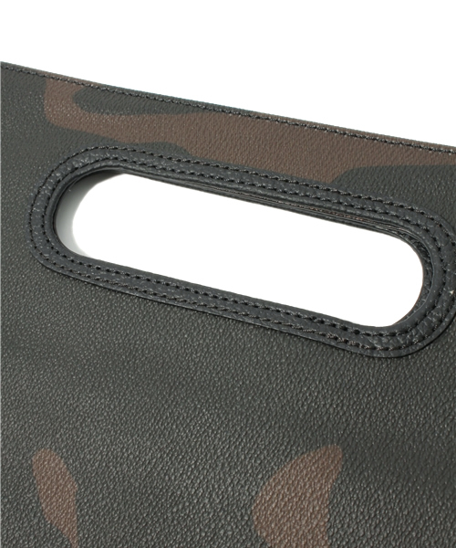 UNITED ARROWS（ユナイテッドアローズ）の「UA CAMO CLUCH（クラッチバッグ・メンズ・ダークグリーン・フリー）」の4枚目の写真