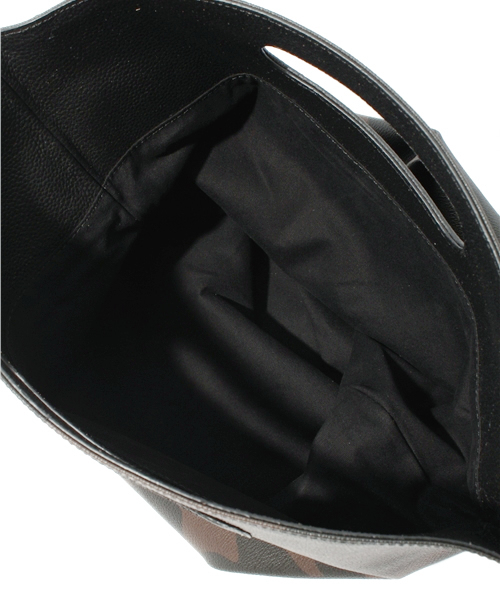 UNITED ARROWS（ユナイテッドアローズ）の「UA CAMO CLUCH（クラッチバッグ・メンズ・ダークグリーン・フリー）」の5枚目の写真