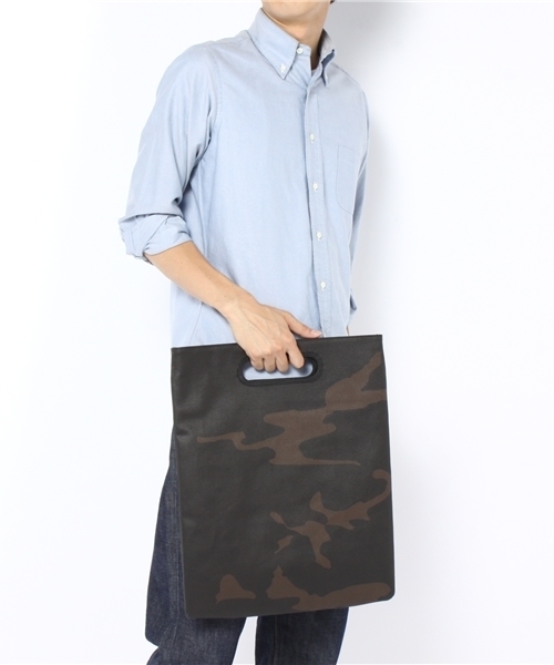 UNITED ARROWS（ユナイテッドアローズ）の「UA CAMO CLUCH（クラッチバッグ・メンズ・ダークグリーン・フリー）」の2枚目の写真