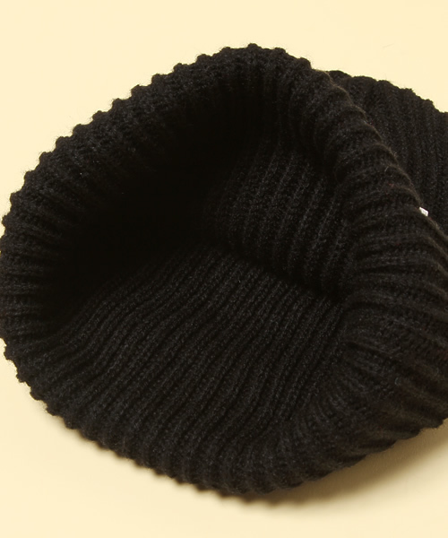And A(アンドエー)の「ロゴ刺繍ニットキャップ (Champion/チャンピオン)(ニットキャップ/ビーニー・メンズ・ホワイト/ブラック/ネイビー/レッド/グリーン・FREE)」の9枚目の写真