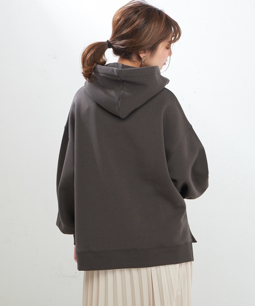 natural couture（ナチュラルクチュール）の「裏起毛キーネックパーカー（スウェット・レディース・オフホワイト/スミクロ/ベージュ/グリーン・FREE）」の8枚目の写真