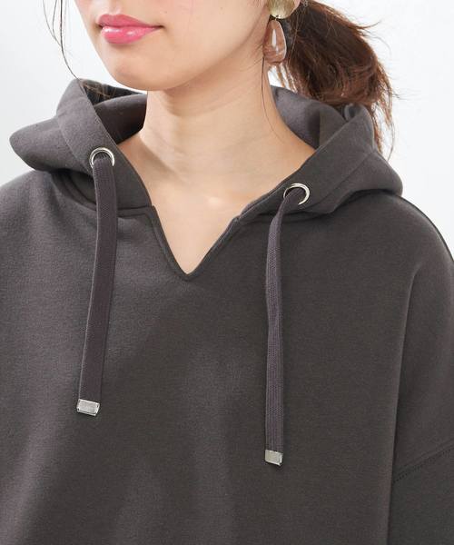 natural couture（ナチュラルクチュール）の「裏起毛キーネックパーカー（スウェット・レディース・オフホワイト/スミクロ/ベージュ/グリーン・FREE）」の20枚目の写真