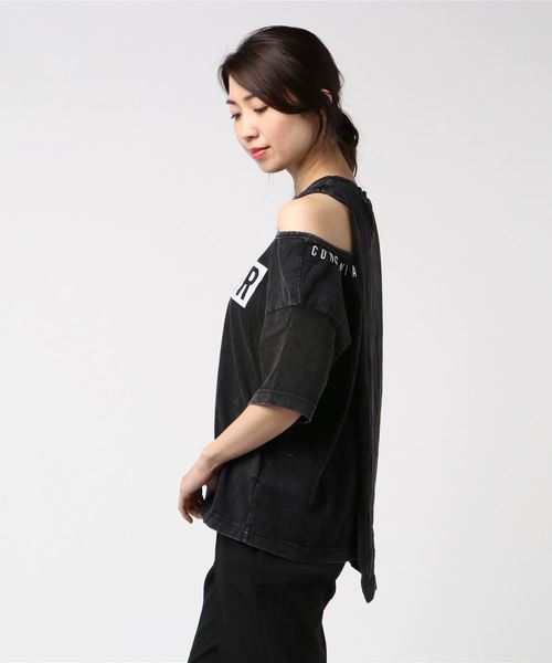 GGD（ジージーディー）の「Roger&Raw/アシメ肩開きロゴT（Tシャツ/カットソー・レディース・ホワイト/ブラック・M）」の3枚目の写真