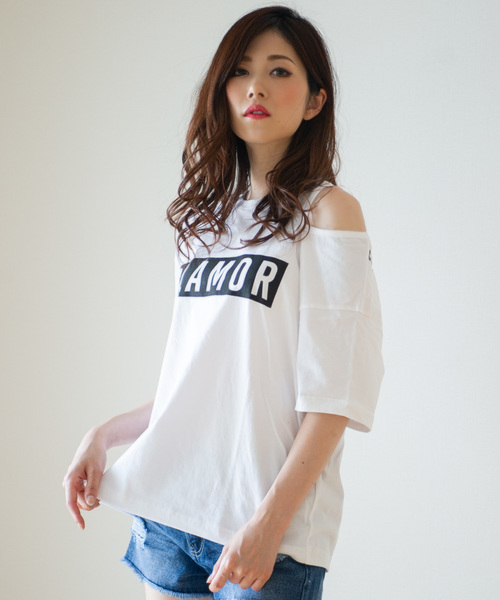 GGD（ジージーディー）の「Roger&Raw/アシメ肩開きロゴT（Tシャツ/カットソー・レディース・ホワイト/ブラック・M）」の2枚目の写真