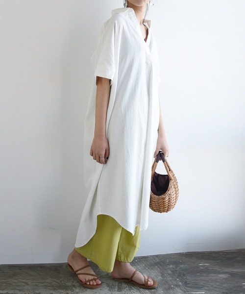 and it_（アンドイット）の「スキッパー＆ベーシックロングシャツワンピース（シャツワンピース・レディース・グレー系3/ブラック系3/ホワイト系3/カーキ系3/ホワイト系4/ブラック系4/グレー系4/カーキ系4/ホワイト系1/ホワイト系2/カーキ系2/カーキ系1/グレー系2/グレー系1/ブラック系2/ブラック系1・M/L/M-Long/L-Long）」の3枚目の写真