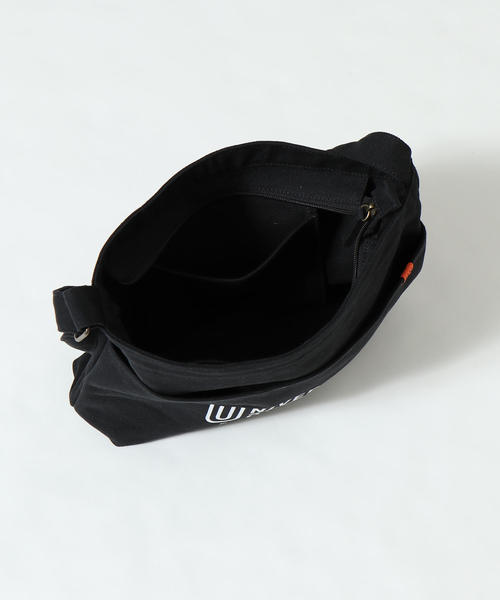 UNIVERSAL OVERALL（ユニバーサルオーバーオール）の「UNIVERSAL OVERALL(ユニバーサルオーバーオール)別注ロゴサコッシュバッグ(ナチュラル⇒WEB限定カラー)（ショルダーバッグ・メンズ・ナチュラル/ブラック/ブラウン・FREE）」の8枚目の写真