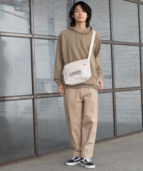UNIVERSAL OVERALL（ユニバーサルオーバーオール）の「UNIVERSAL OVERALL(ユニバーサルオーバーオール)別注ロゴサコッシュバッグ(ナチュラル⇒WEB限定カラー)（ショルダーバッグ・メンズ・ナチュラル/ブラック/ブラウン・FREE）」の21枚目の写真