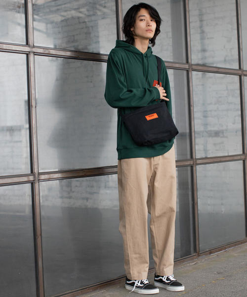 UNIVERSAL OVERALL（ユニバーサルオーバーオール）の「UNIVERSAL OVERALL(ユニバーサルオーバーオール)別注ロゴサコッシュバッグ(ナチュラル⇒WEB限定カラー)（ショルダーバッグ・メンズ・ナチュラル/ブラック/ブラウン・FREE）」の16枚目の写真