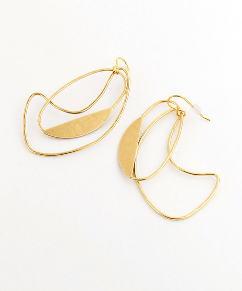 MARJORIE BAER（マジョリー ベア）の「MARJORIE BAER/マージョリーベア ユニークモチーフピアス（ピアス（両耳用