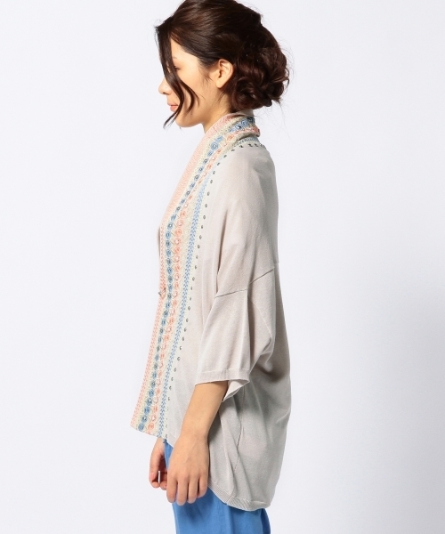 Another Edition(アナザーエディション)の「AE シシュウ ソウショク CGN ◆(カーディガン/ボレロ・レディース・ベージュ/ネイビー/ライトグレー・フリー)」の4枚目の写真