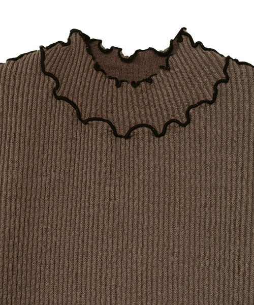 Candy Stripper（キャンディストリッパー）の「WAVY RIB トップス（Tシャツ/カットソー・レディース・ブラック/ベージュ/ブラウン・2）」の7枚目の写真