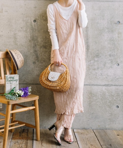 Mysa&Liina(ミーサリーナ)の「クリンクルキャミワンピース(ワンピース・レディース・オフホワイト/ピンク/ブルー/ブラウン・M)」の4枚目の写真