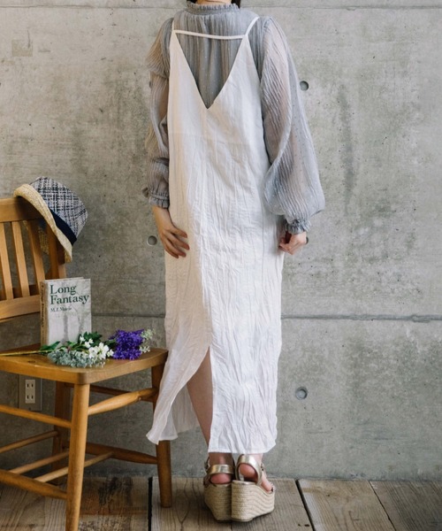 Mysa&Liina(ミーサリーナ)の「クリンクルキャミワンピース(ワンピース・レディース・オフホワイト/ピンク/ブルー/ブラウン・M)」の12枚目の写真