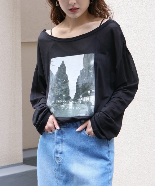Avvenente（アベネンテ）の「【Avvenente】2WAYプリントシアーTシャツ（Tシャツ/カットソー・レディース・ホワイト/ブラック/ライトグリーン・M）」の2枚目の写真