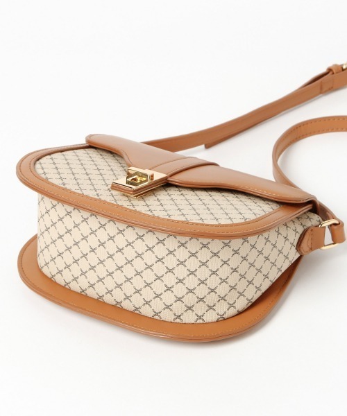 奈*i様 フリンジデザイン ベージュショルダーバッグ ヴィンテージ J&M Davidson（ジェイアンドエムデヴィッドソン）の「フィエスタ