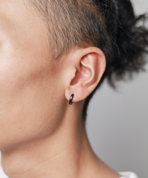 sunny branch(サニーブランチ)の「ステンレス クロームフープピアス(ピアス(両耳用)・メンズ・シルバー/ゴールド/ブラック・FREE)」の7枚目の写真