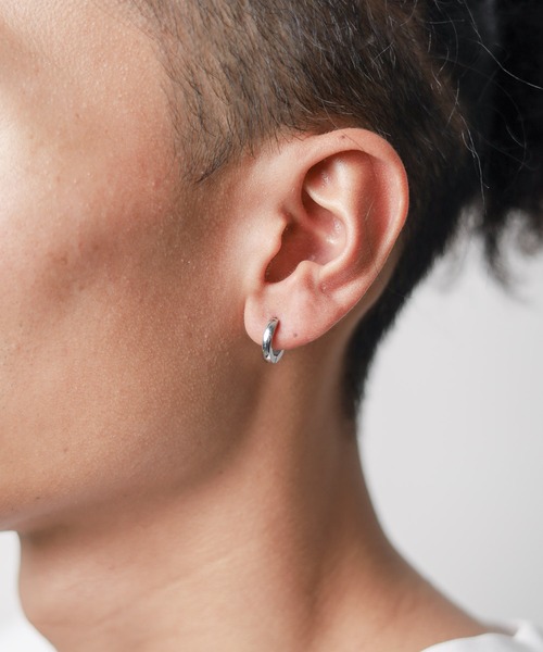 sunny branch(サニーブランチ)の「ステンレス クロームフープピアス(ピアス(両耳用)・メンズ・シルバー/ゴールド/ブラック・FREE)」の8枚目の写真