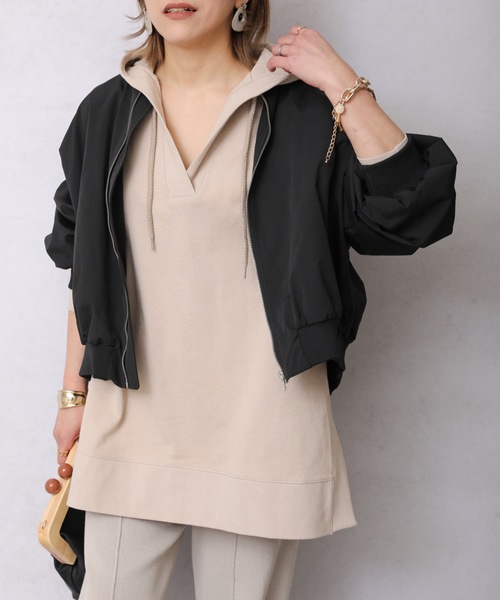 ap retro（アプレトロ）の「キーネックサイドスリットスウェットパーカー【ZOZO限定アイテム】（パーカー・レディース・ライトブルー/ブラック/ベージュ/オフホワイト/ライトカーキ・FREE）」の17枚目の写真