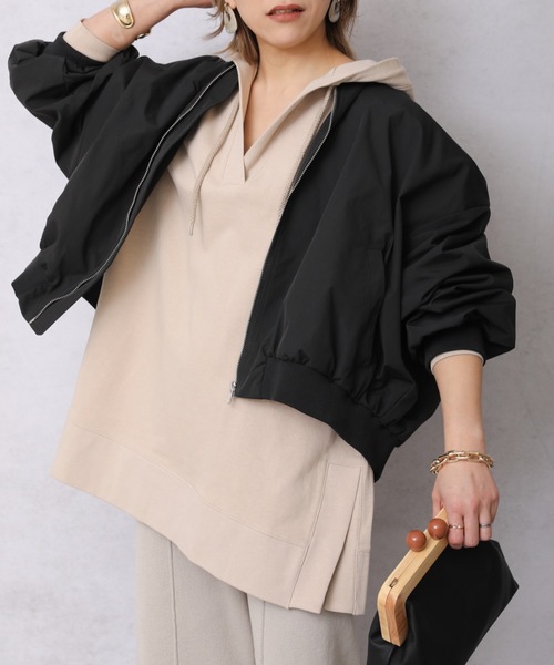 ap retro（アプレトロ）の「キーネックサイドスリットスウェットパーカー【ZOZO限定アイテム】（パーカー・レディース・ライトブルー/ブラック/ベージュ/オフホワイト/ライトカーキ・FREE）」の18枚目の写真