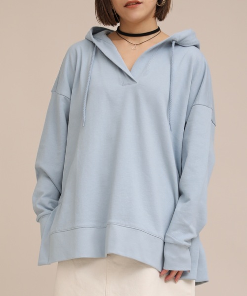 ap retro（アプレトロ）の「キーネックサイドスリットスウェットパーカー【ZOZO限定アイテム】（パーカー・レディース・ライトブルー/ブラック/ベージュ/オフホワイト/ライトカーキ・FREE）」の6枚目の写真