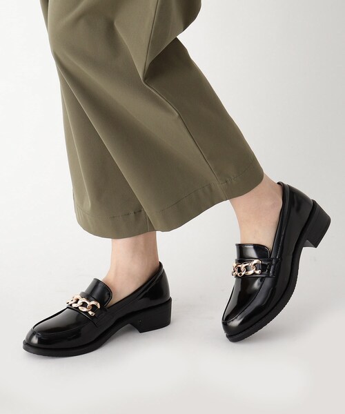 cs T&P（シーエスティーアンドピー）の「チェーン付きローヒールマニッシュローファー（ローファー・レディース・ブラック/ブラウン系8/ベージュ系8/アイボリー系1/ブラック系8/ダークブラウン/ブラック系1・L/LL/S/M）」の8枚目の写真
