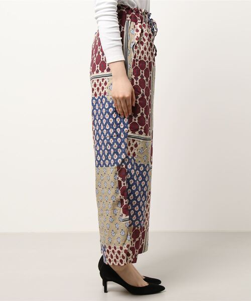 CUBE SUGAR（キューブシュガー）の「ボイル 総柄プリント イージーパンツ（その他パンツ・レディース・ベージュ/ネイビー/グレー/サックスブルー・M）」の5枚目の写真