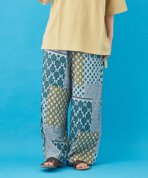 CUBE SUGAR（キューブシュガー）の「ボイル 総柄プリント イージーパンツ（その他パンツ・レディース・ベージュ/ネイビー/グレー/サックスブルー・M）」の4枚目の写真