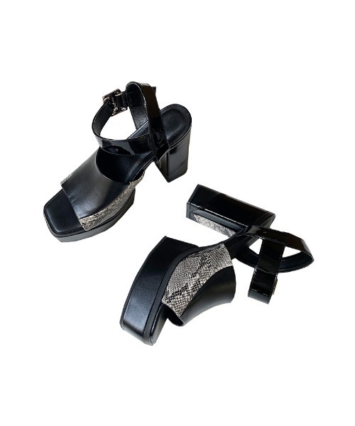 ENVYM(アンビー)の「エナメルコンビサンダル(サンダル・レディース・ブラック/ベージュ・22.5cm/23.5cm/24.5cm)」の3枚目の写真