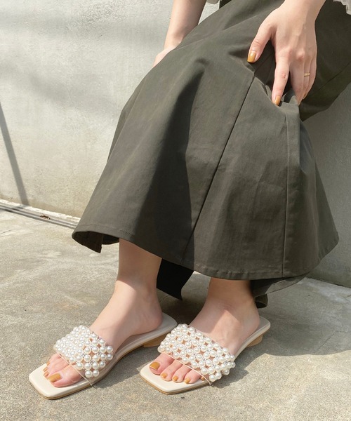 natural couture（ナチュラルクチュール）の「クリアパールサンダル（サンダル・レディース・オフホワイト/ブラック・SMALL/MEDIUM/LARGE）」の9枚目の写真