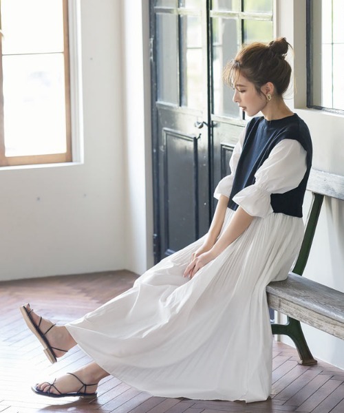 KOBE LETTUCE（コウベレタス）の「消しプリーツニットドッキングワンピース（ワンピース・レディース・ブラック×ホワイト/ベージュ系その他・FREE）」の2枚目の写真