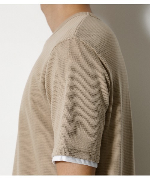 AZUL by moussy（アズールバイマウジー）の「WAFFLE LAYERED TEE/ワッフルレイヤードTシャツ（Tシャツ/カットソー・メンズ・ベージュ/ホワイト/ブラック・SMALL/MEDIUM/LARGE）」の13枚目の写真