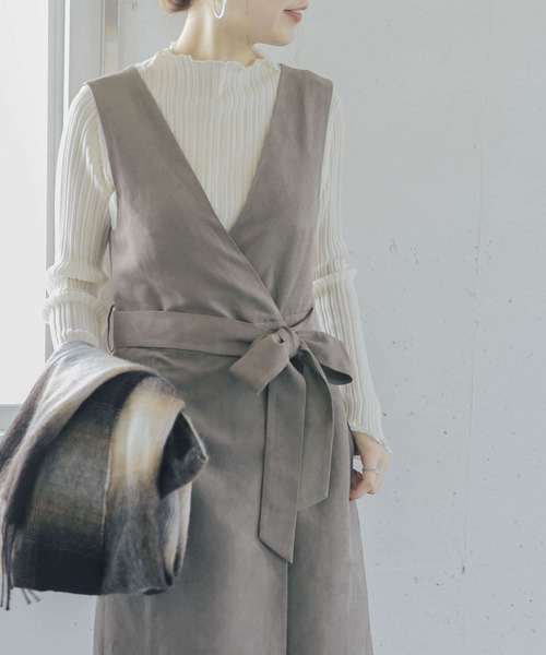 URBAN RESEARCH ROSSO(アーバンリサーチロッソ)の「ハイネックシアーニットプルオーバー(ニット/セーター・レディース・ブラック/グリーン/オフホワイト・FREE)」の8枚目の写真