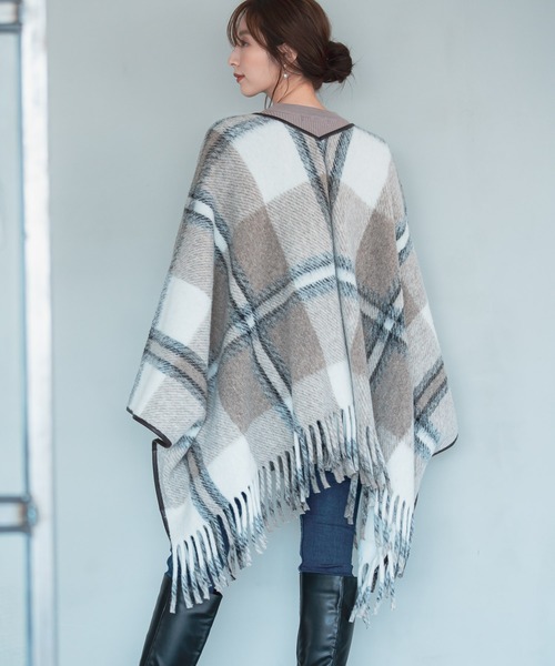 Andemiu（アンデミュウ）の「チェックポンチョ953540（ポンチョ・レディース・ブラック/オフホワイト・FREE）」の18枚目の写真