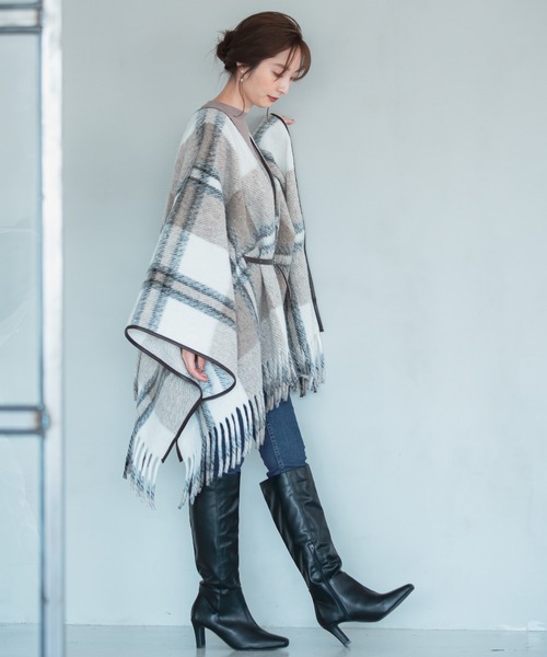 Andemiu（アンデミュウ）の「チェックポンチョ953540（ポンチョ・レディース・ブラック/オフホワイト・FREE）」の6枚目の写真