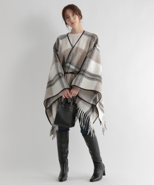 Andemiu（アンデミュウ）の「チェックポンチョ953540（ポンチョ・レディース・ブラック/オフホワイト・FREE）」の13枚目の写真