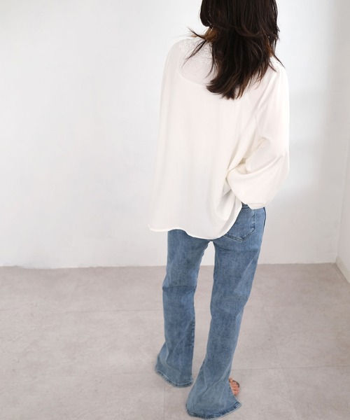 ANDJ(アンドジェイ)の「レースビッグ襟ブラウス(シャツ/ブラウス・レディース・ブラック/オフホワイト・M)」の9枚目の写真