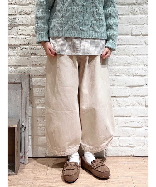 Samansa Mos2(サマンサ モスモス)の「コクーンデニムパンツ(デニムパンツ・レディース・ネイビー/キナリ/グレー・フリ-)」の2枚目の写真