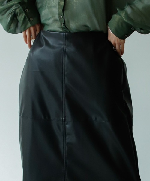 VACANCY（ヴァカンシー）の「ビーガンレザーペンシルスカート（スカート・レディース・ブラック/グリーン/ボルドー/マスタード・FREE）」の5枚目の写真