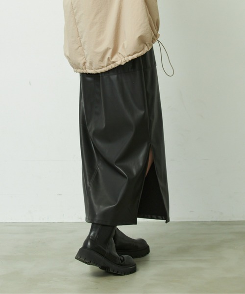 VACANCY（ヴァカンシー）の「ビーガンレザーペンシルスカート（スカート・レディース・ブラック/グリーン/ボルドー/マスタード・FREE）」の20枚目の写真