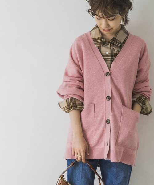 URBAN RESEARCH（アーバンリサーチ）の「ボーイフレンドVネックカーディガン（カーディガン/ボレロ・レディース・ライトベージュ/グレー/ピンク/ブルー系その他・FREE）」の21枚目の写真
