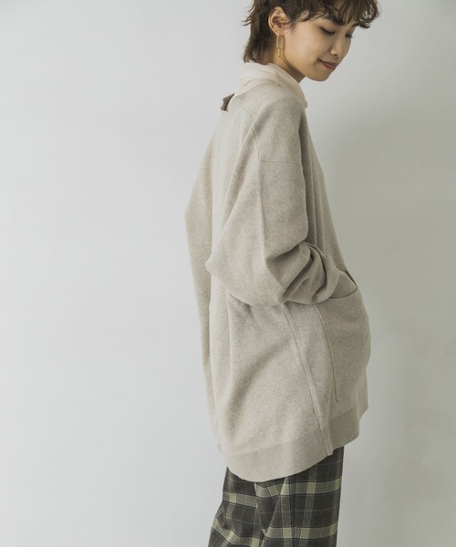 URBAN RESEARCH（アーバンリサーチ）の「ボーイフレンドVネックカーディガン（カーディガン/ボレロ・レディース・ライトベージュ/グレー/ピンク/ブルー系その他・FREE）」の17枚目の写真