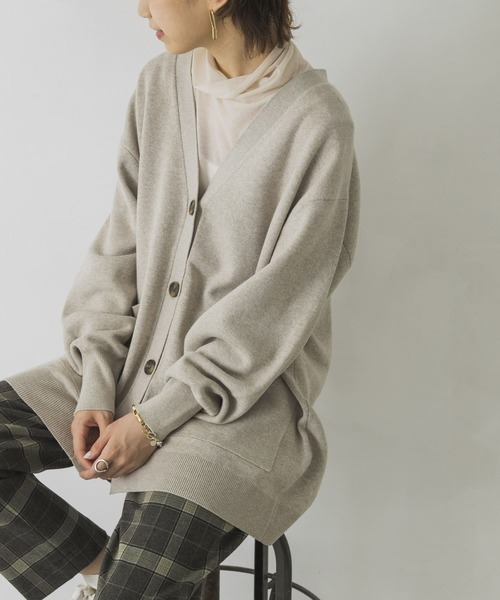 URBAN RESEARCH（アーバンリサーチ）の「ボーイフレンドVネックカーディガン（カーディガン/ボレロ・レディース・ライトベージュ/グレー/ピンク/ブルー系その他・FREE）」の6枚目の写真