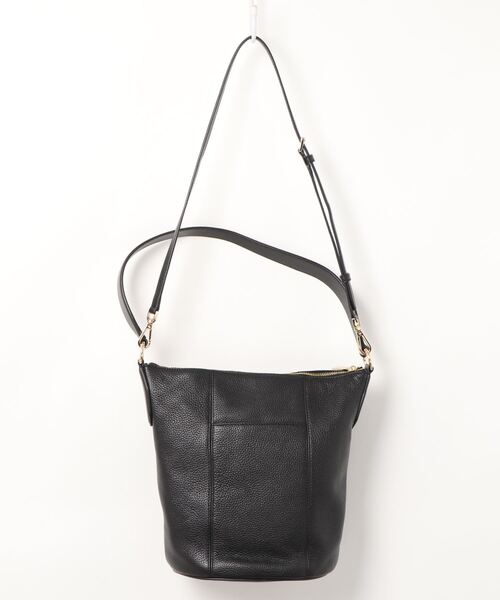 MICHAEL KORS(マイケルコース)の「BROOKE バケット メッセンジャー ミディアム(ショルダーバッグ・レディース・ブラック・FREE)」の2枚目の写真