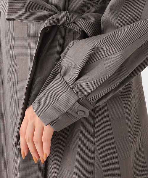 AG by aquagirl(エージーバイアクアガール)の「◆オーバーチェックスタンドネックギャザーワンピース【WEB限定サイズ】(ワンピース・レディース・グレー系1/ブラウン系2・34/36/38/40)」の6枚目の写真