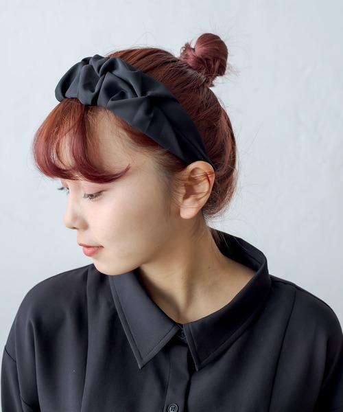 RASVOA(ラスボア)の「ワイドタックカチューシャ(カチューシャ・レディース・ブラック・FREE)」の4枚目の写真