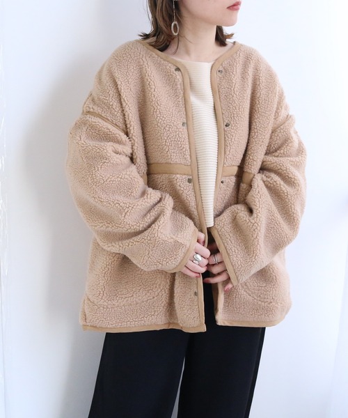 TRIANGLE PALETTE（トライアングルパレット）の「ボアパイピングリバーシブルジャケット（ノーカラージャケット・レディース・ブラック/ベージュ/アイボリー/モカ・FREE）」の6枚目の写真