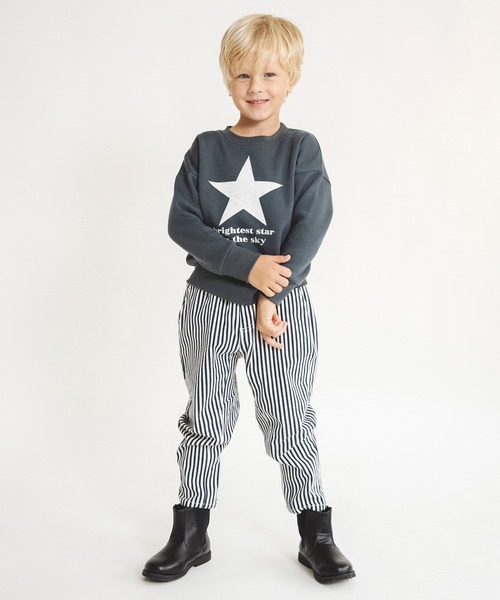 BRANSHES（ブランシェス）の「【あったか】グラフィック裏起毛トレーナー（スウェット・キッズ・キャメル/グレー/アイボリー/ベージュ/ブルー/チャコールグレー/パープル/ブラック/グリーン/レッド・110/150/130/120/140/100）」の21枚目の写真